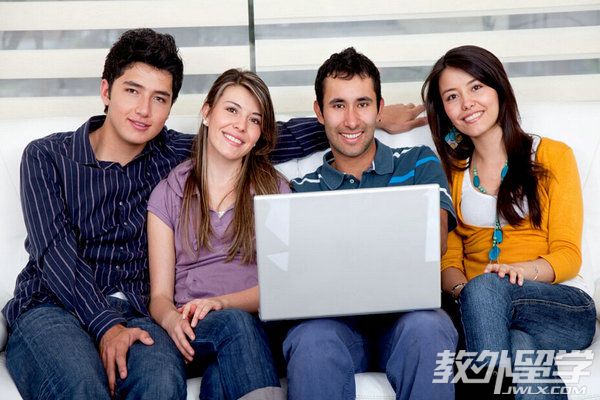 堪培拉大学留学费用
