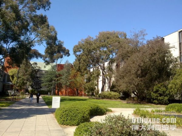 澳洲莫纳什大学双学位读几年