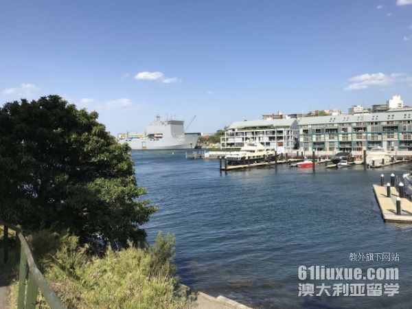 �Ĵ�������ѧ���з��ö���Ǯ