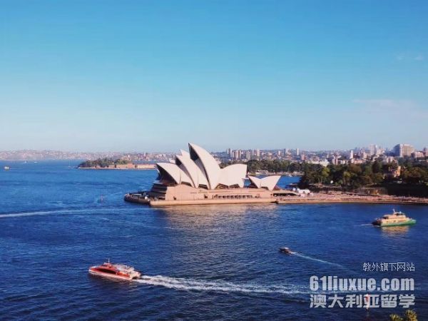 �Ĵ����ǰ˴�ѧУqs����