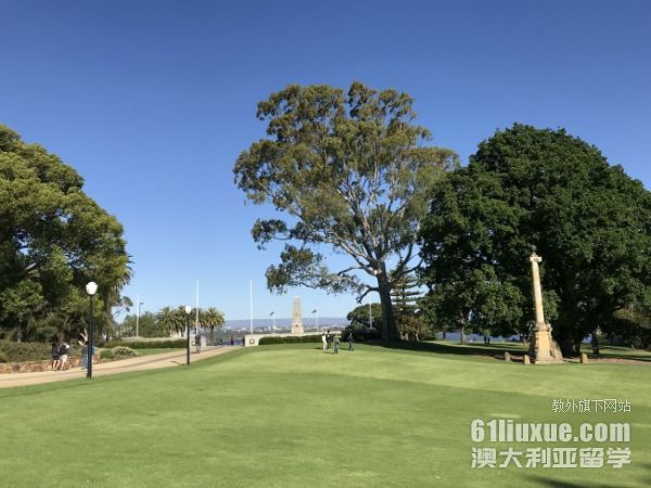 西澳大学国际大一几年