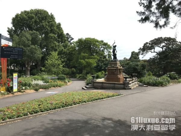 澳洲国立大学本科学费