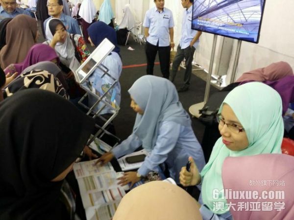 �����������Ǵ�ѧ��ʿҪ��