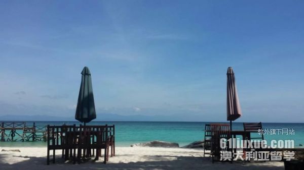 马来西亚大学一年生活费用是多少