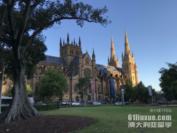 �Ĵ����Ǹ�����ѧ����ʱ��